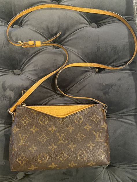 bloomingdales louis vuitton handbag|louis vuitton glendale bloomingdale's.